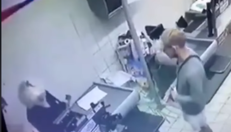 В Киеве орудует ночной вор-гуляка: появилось видео