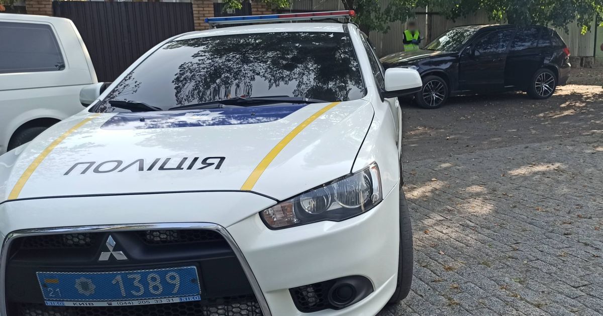 В Запорожье злоумышленник обстрелял авто кандидата в депутаты: что известно
