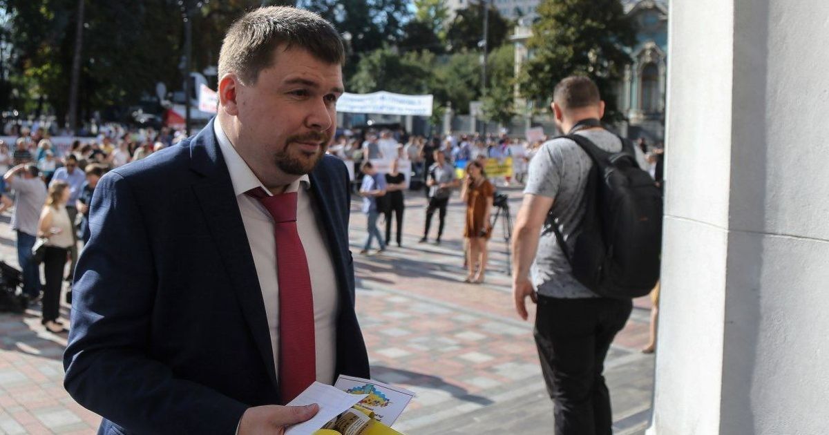 Голландцы нам на экскурсиях рассказывают про суда на солнечных батареях, а мы им показываем днепровские шлюзы в аварийном состоянии и секретные технологии шлюзования с помощью спиннинга