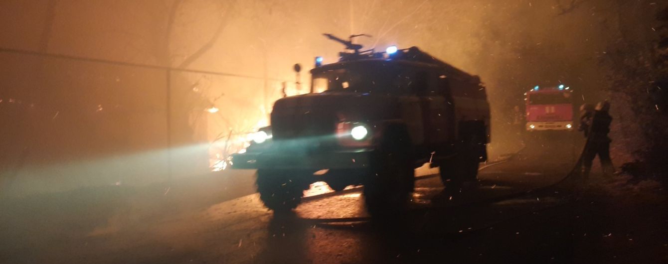 Лесные пожары в Луганской области унесли жизни четырех человек и угрожают 22 населенным пунктам