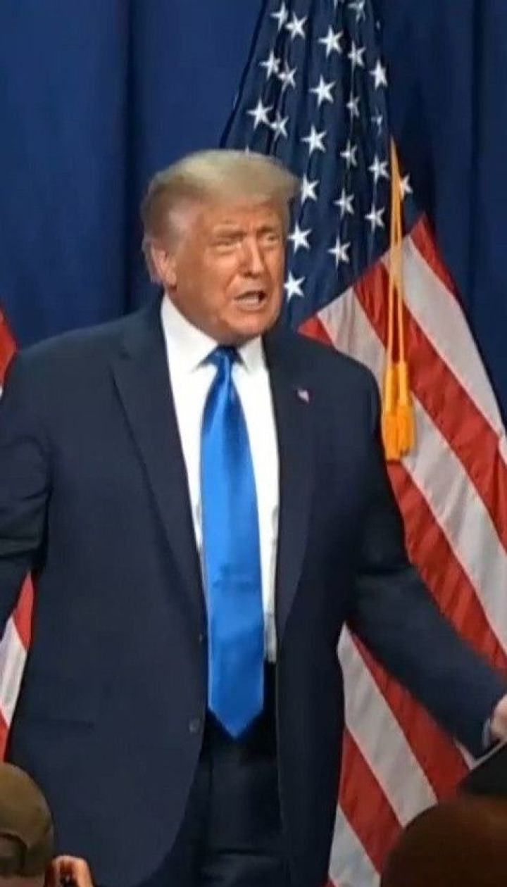 Дональд Трамп захворів на коронавірус