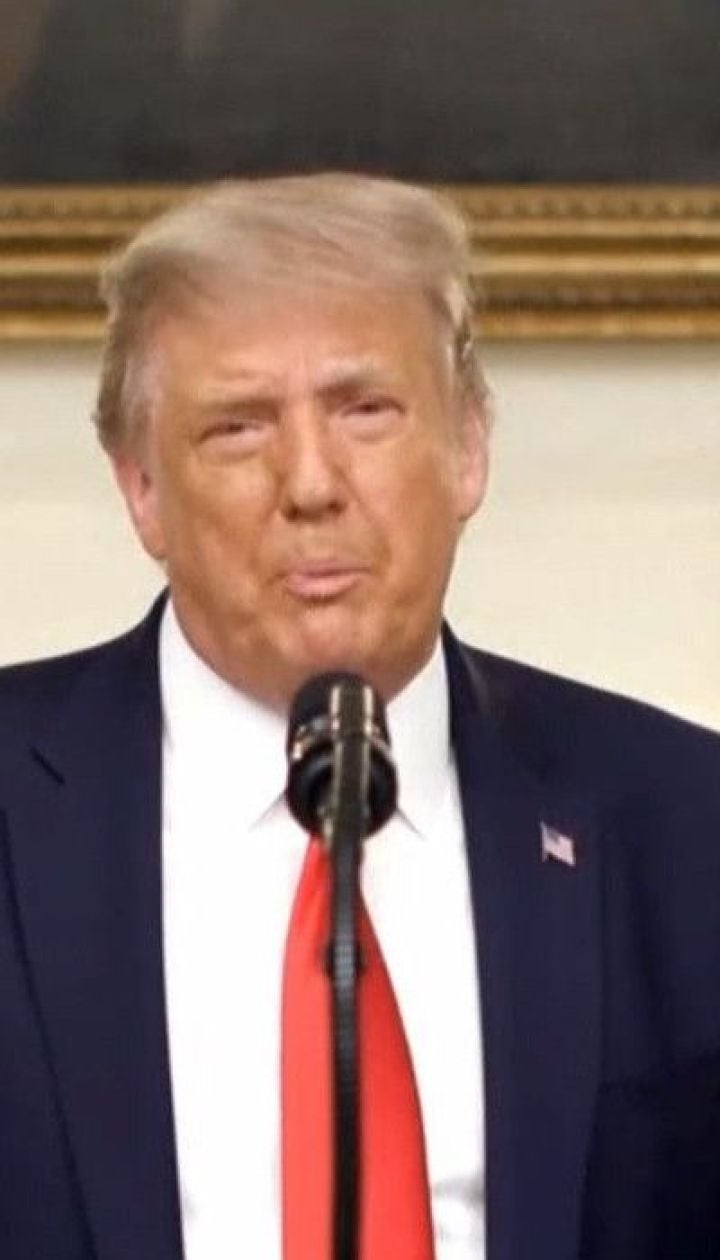 Трамп у твіттері повідомив, що заразився коронавірусом