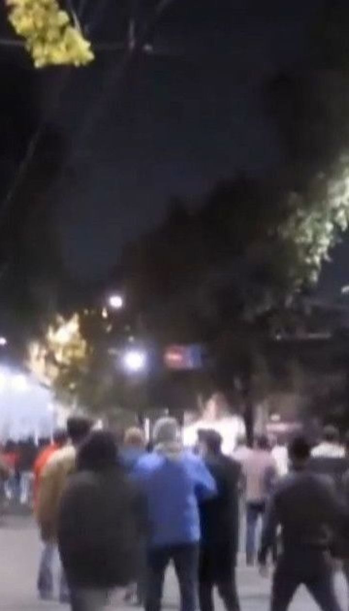 Протесты в Бишкеке: тысячи людей требуют аннулировать результаты парламентских выборов
