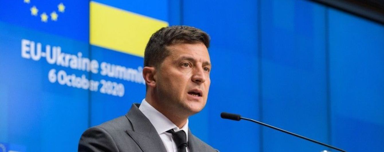 Зеленський анонсував на дільницях під час голосування мініреферендум з 5 запитаннями для кожного