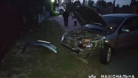 Під Києвом п'яний чоловік викрав автівку та потрапив на ній у ДТП