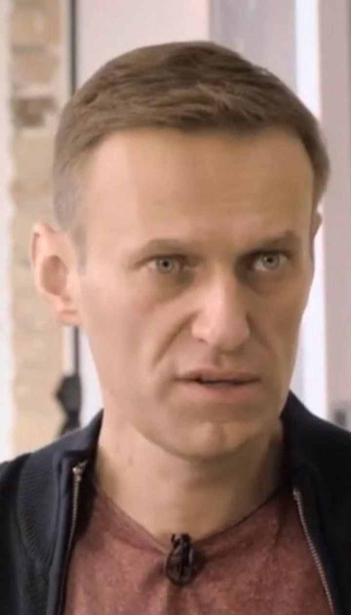 Не може спати і має проблеми з дрібною моторикою - Навальний розповів про самопочуття