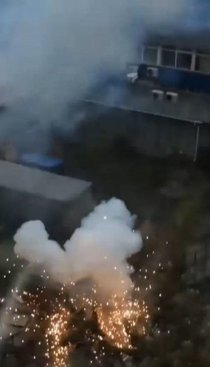 У Києві під час дощу вибухнув високовольтний кабель