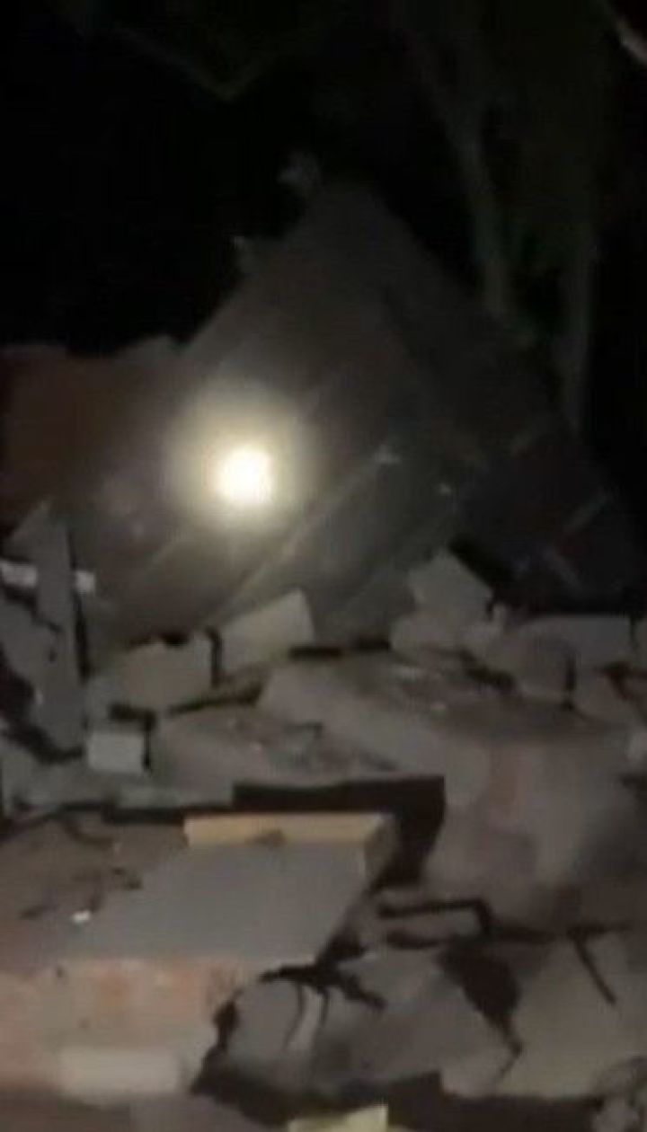 У Дніпрі вибухнув двоповерховий будинок, його власника ушпиталили з опіками рук