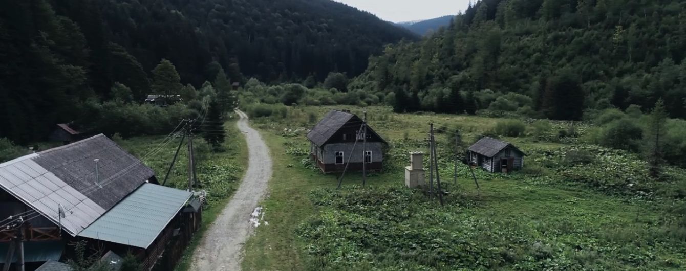 Прикарпатское село-призрак показали с высоты птичьего полета: видео