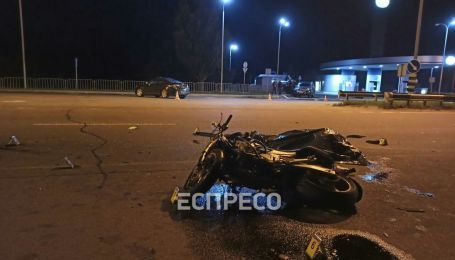 На въезде в Киев произошло ужасное ДТП: погиб мотоциклист