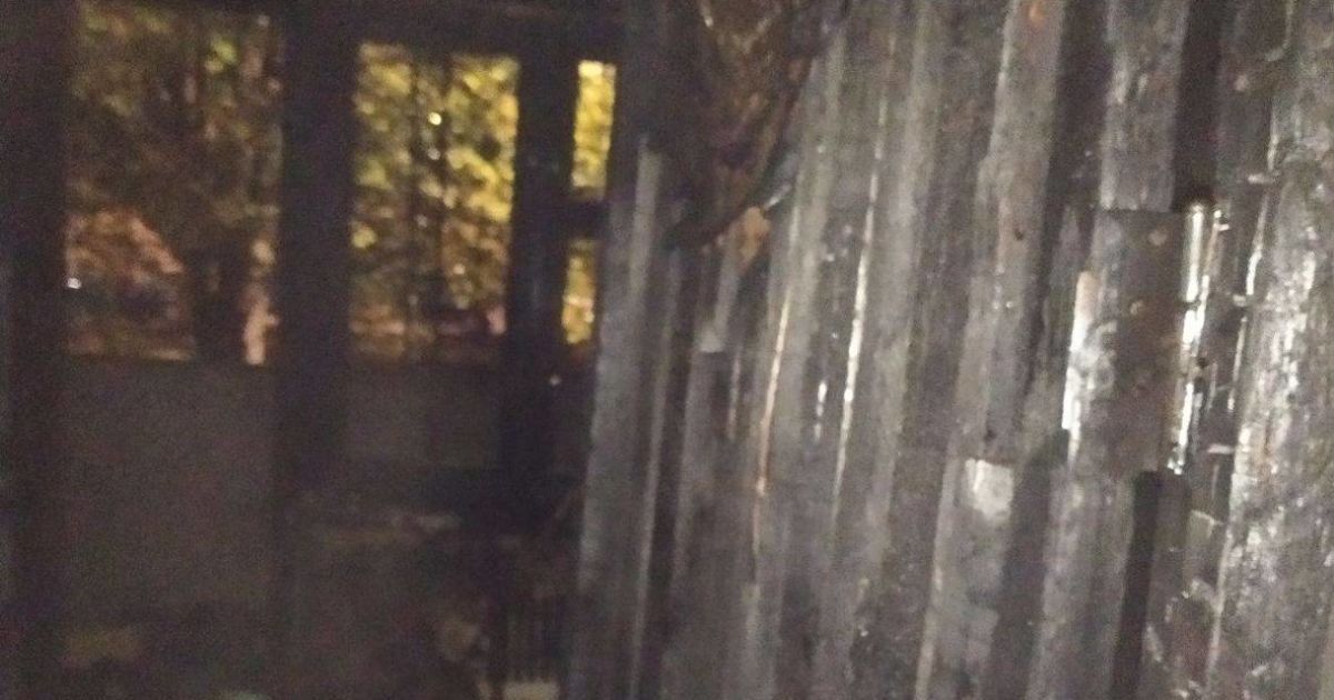 В Харькове в жилом доме произошел пожар: жителей всего подъезда эвакуировали, есть погибший