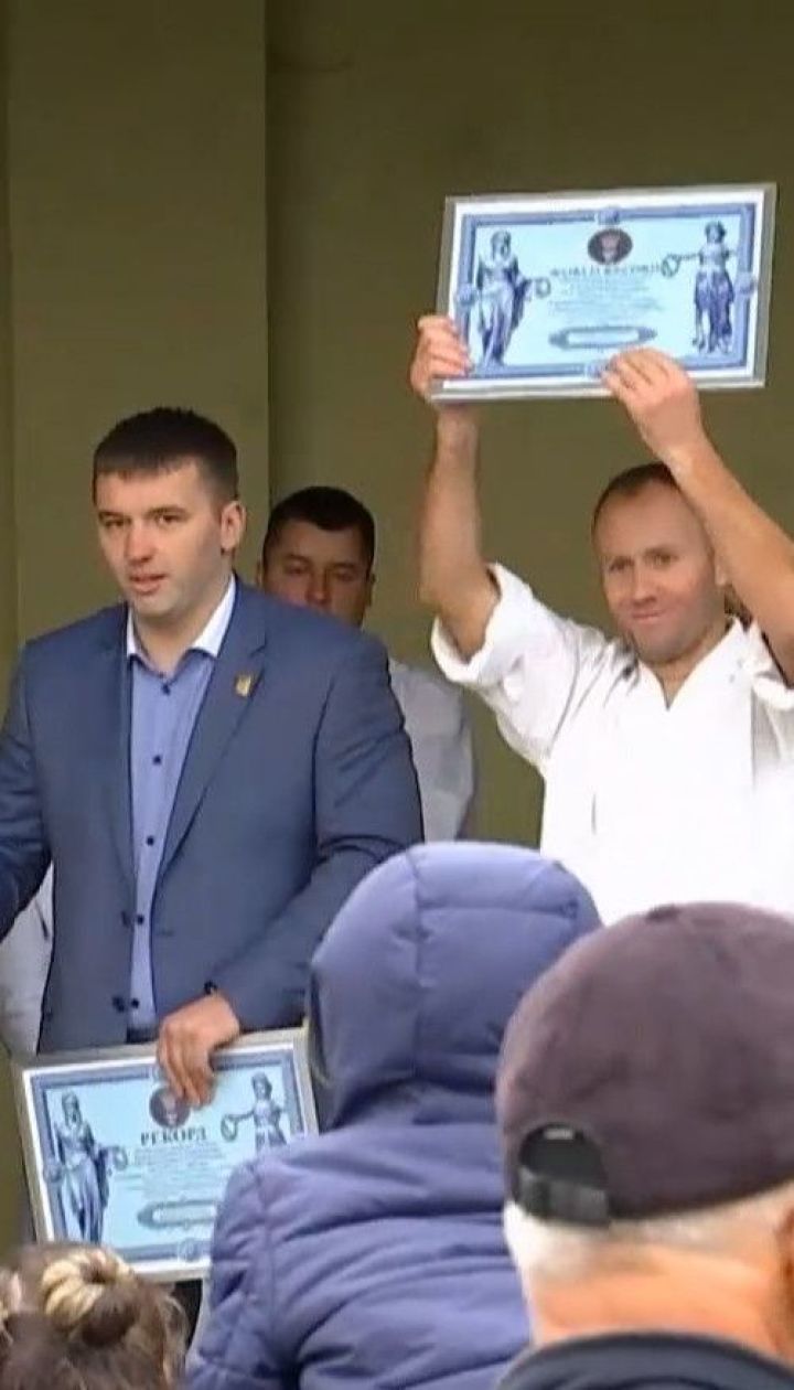 Прикарпатский каратист установил мировой рекорд по ударам в боксерскую лапу