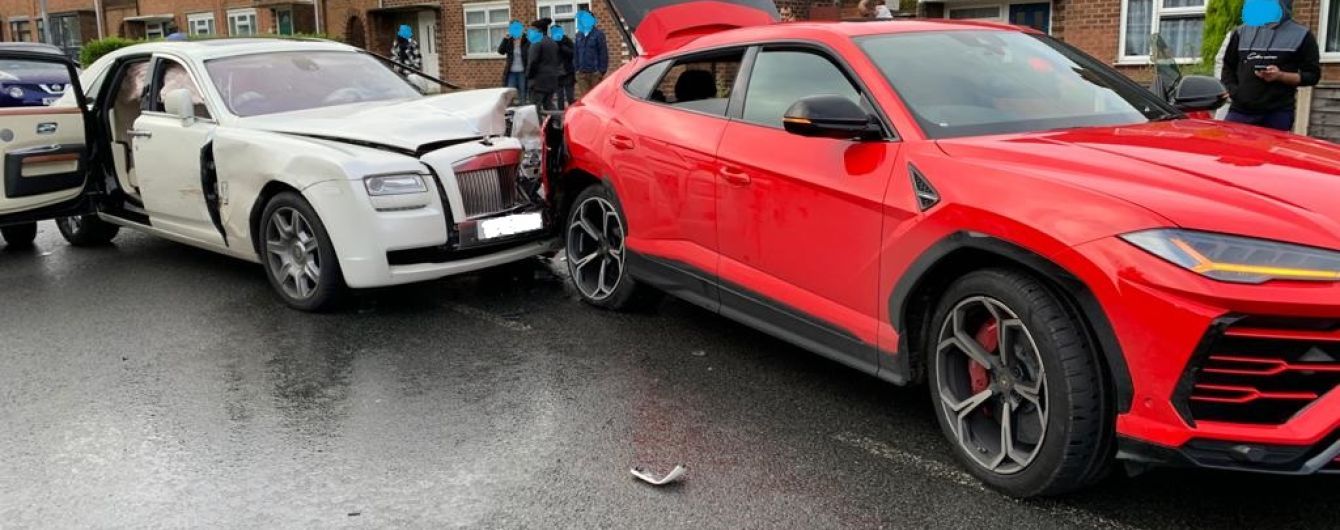 ДТП на понад пів мільйона доларів: у Великій Британії Rolls-Royce врізався у Lamborhini
