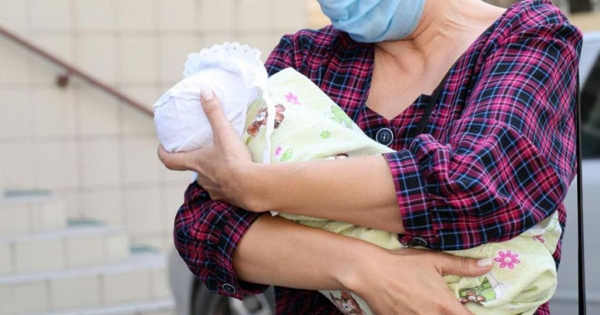 От 8 до 15 лет тюрьмы: в Мариуполе будут судить женщину, которая за 400 тысяч грн хотела продать своего ребенка