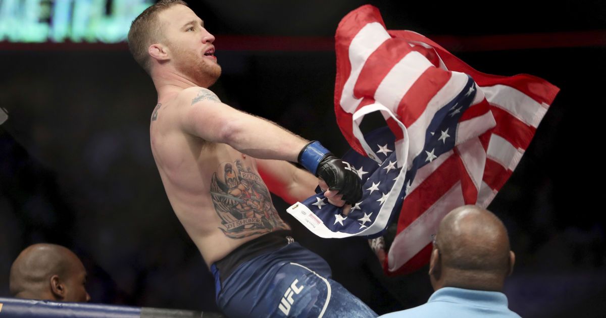 Суперзвезда UFC прорекламировал перезервативы перед боем с Хабибом и нарвался на троллинг фанатов