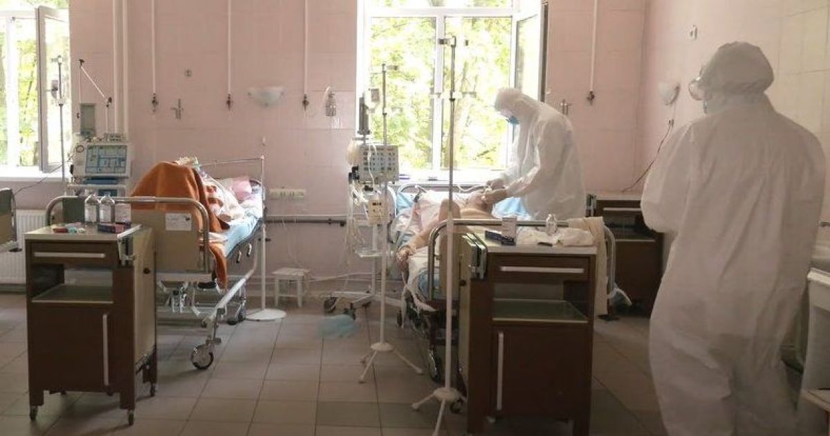 "Ситуація з COVID-19 загострюється": у Донецькій області прогнозують дефіцит лікарів