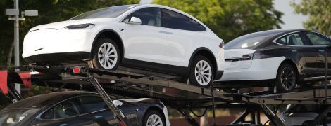 Tesla відкличе 30 тисяч моделей через серйозний дефект