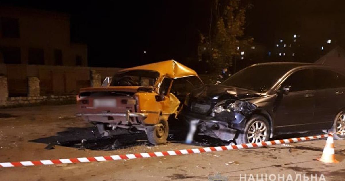 Іномарка влетіла у ВАЗ у Хмельницькій області – загинуло двоє підлітків