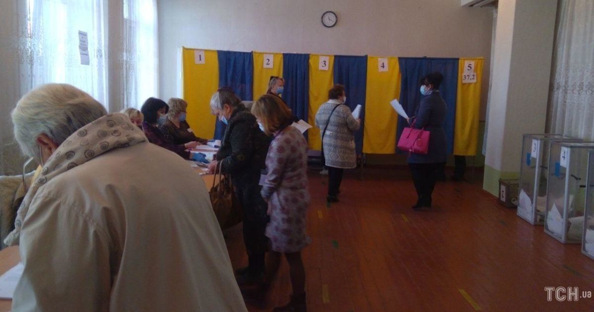 У Кропивницькому на виборчій дільниці у членів комісії виявили COVID-19