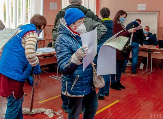 Вбивство, допомога терористам та Держдума РФ: які відкриття чекали на виборців за прізвищами у бюлетенях