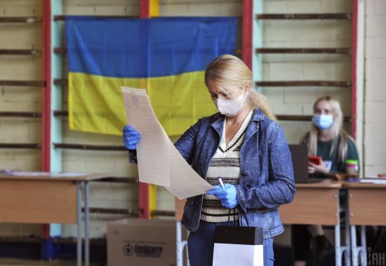 У Рівному на виборах переміг висуванець місцевої партії - дані екзит-полу