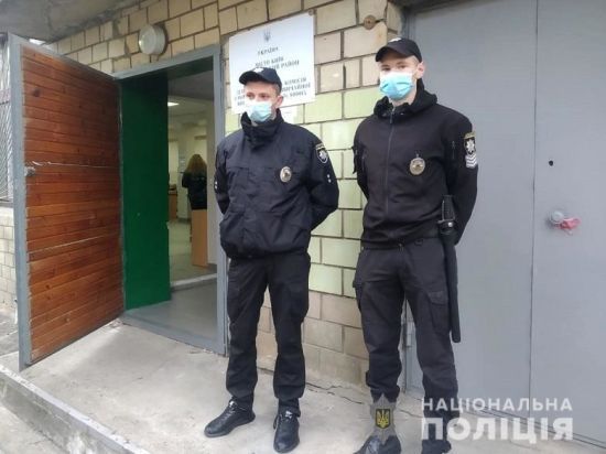 Поліція відкрила провадження через незаконну видачу бюлетенів під Києвом