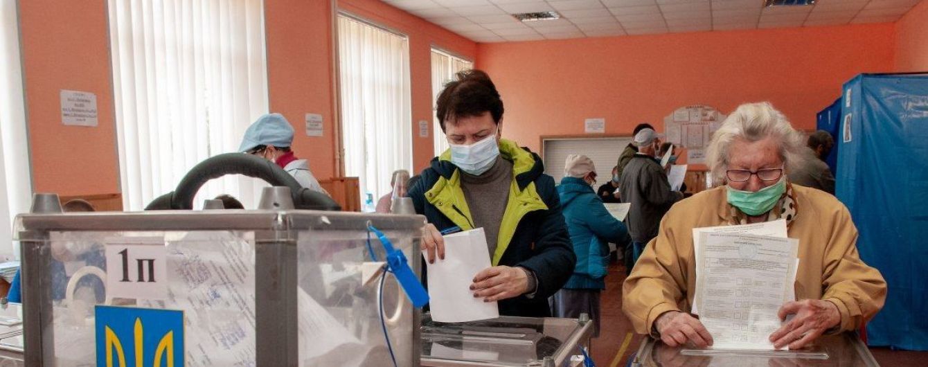 Выборы мэров в Украине и вакцинация от коронавируса в Испании. Пять новостей, которые вы могли проспать