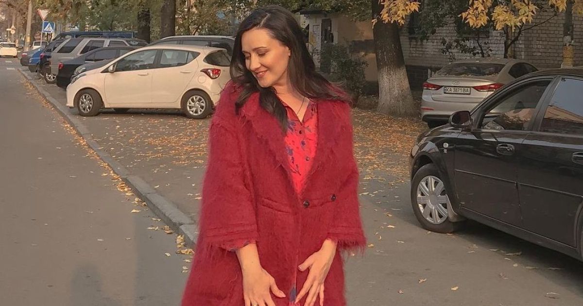 В оттенках красного: стильная Соломия Витвицкая погуляла по улицам Киева