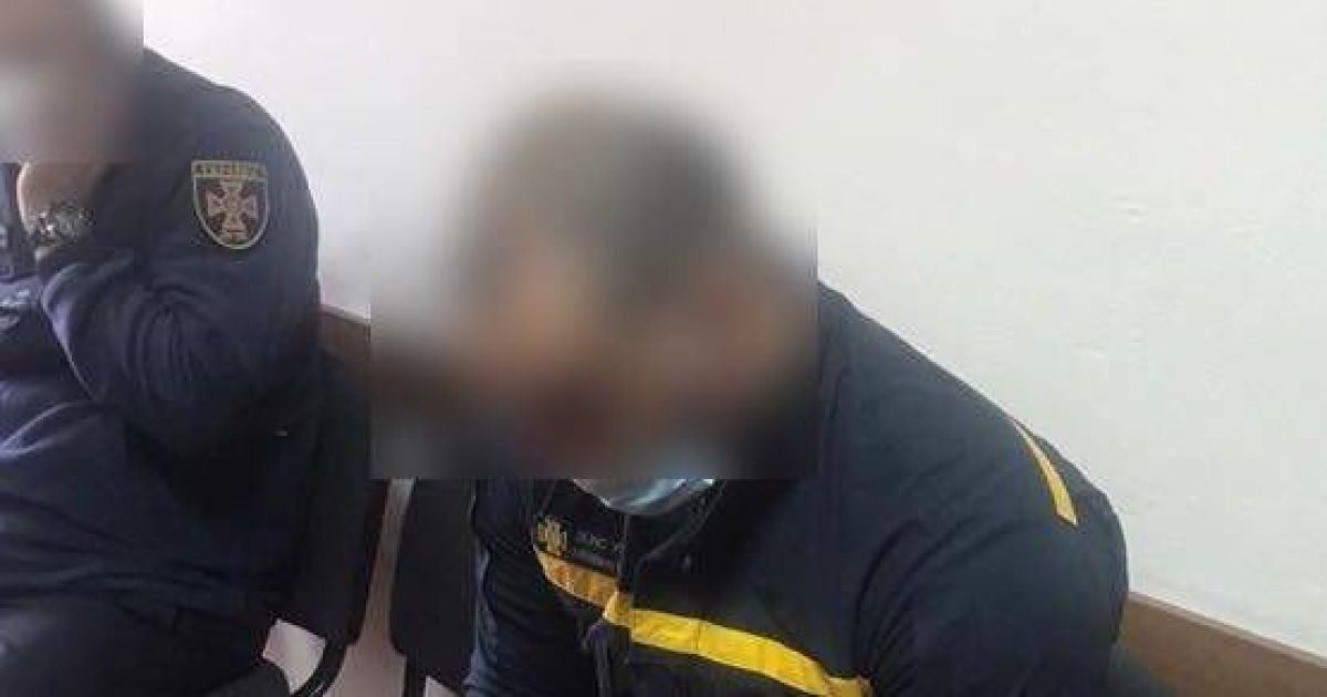 В Одесі рятувальник зі спільниками за гроші підпалювали елітні авто, зокрема нардепа і відомого адвоката