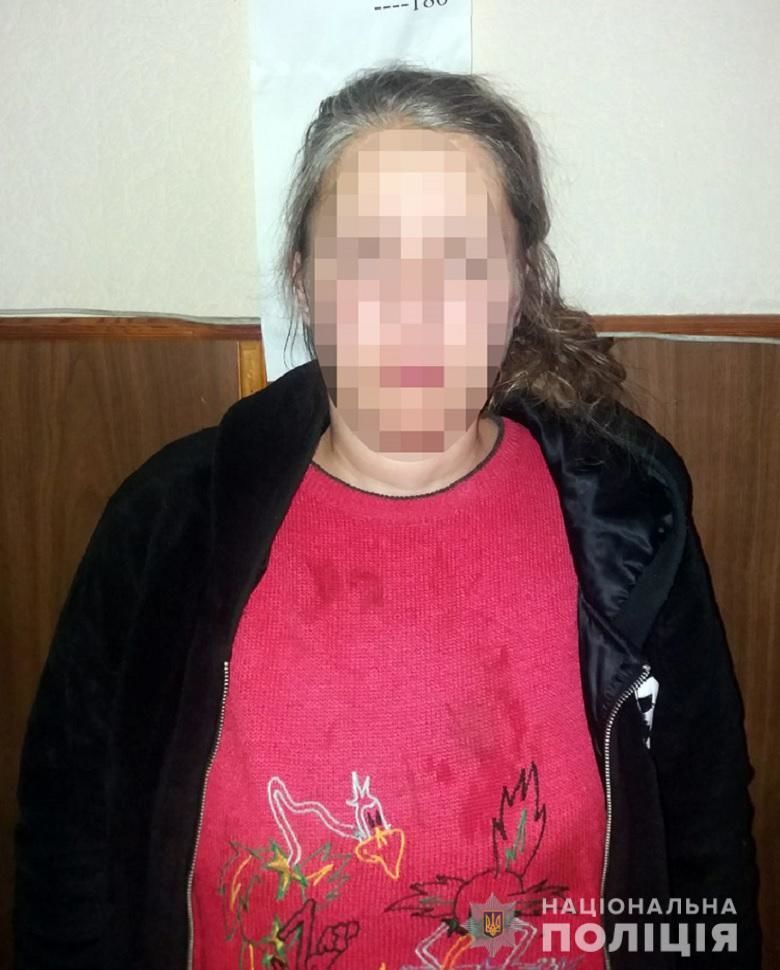 У Києві 39-річна жінка пирнула ножем 47-річного друга через ревнощі