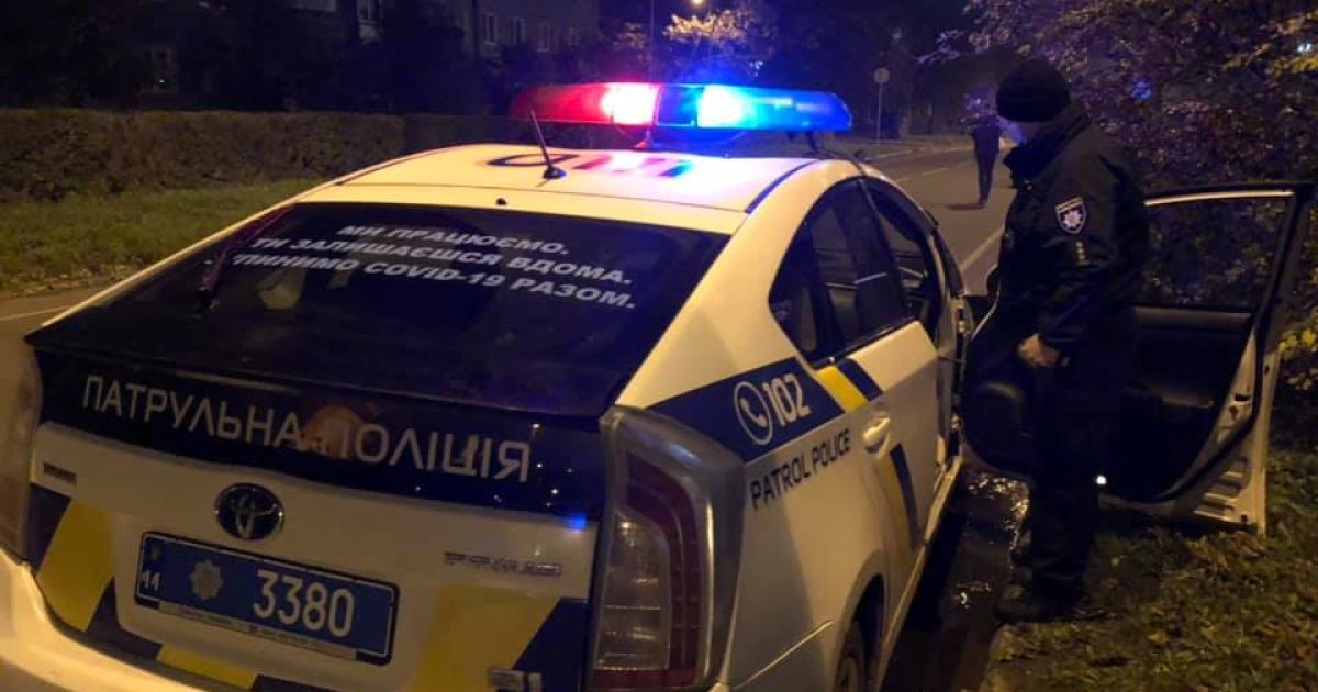 В Киеве мужчина пригласил в гости девушек и открыл стрельбу: что случилось