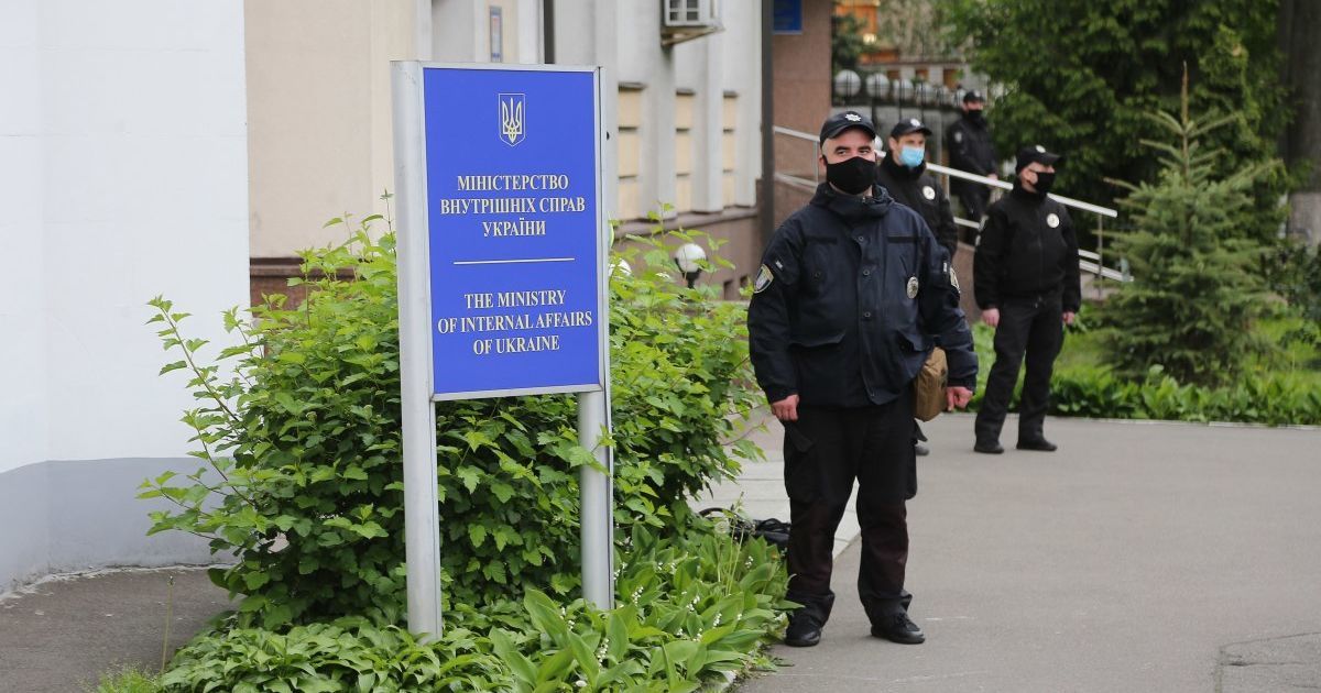 За карантинные выходные в Украине полиция составила сотни админпротоколов за нарушение запретов