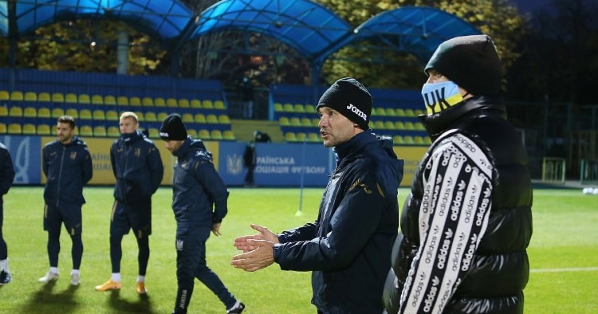 Програвати стало небезпечно: Усик на запрошення Шевченка відвідав тренування збірної України