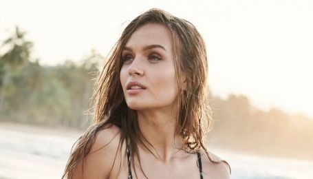 В леопардовом бикини: "ангел" Victoria’s Secret Жозефин Скривер сексуально позировала на пляже