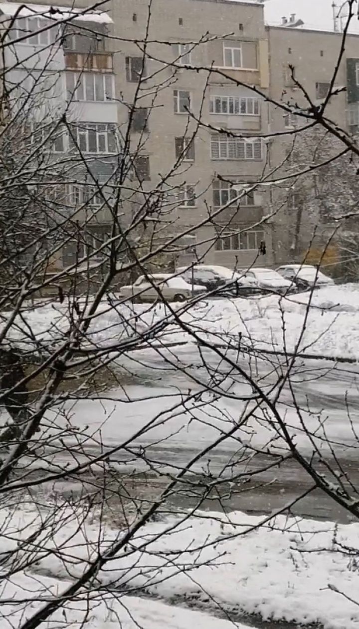 Шостку засыпало первым снегом