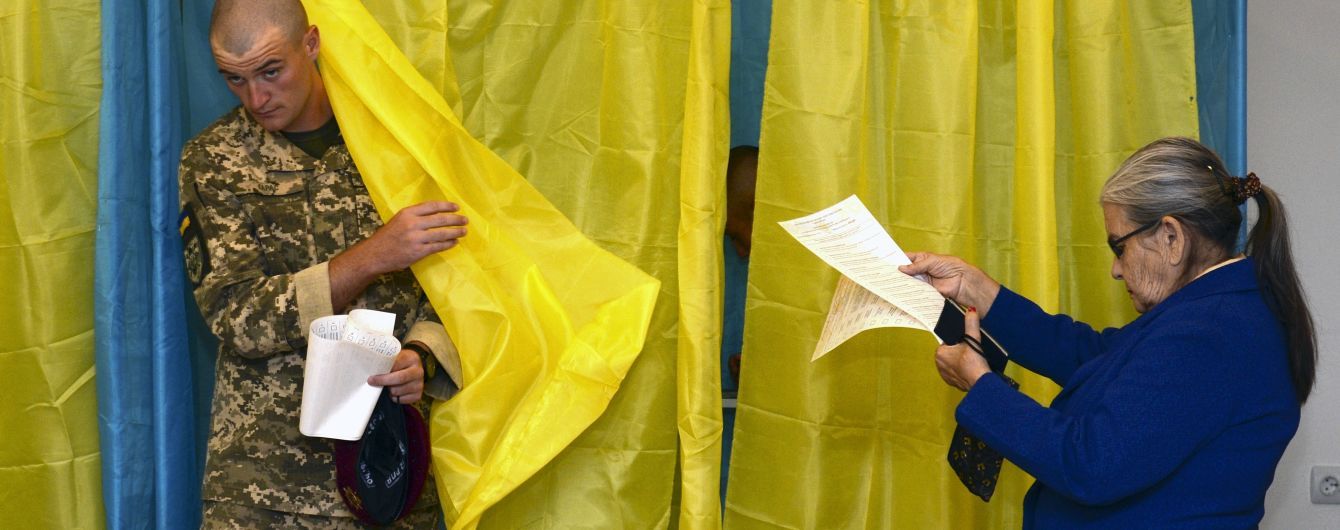 В Черновцах стартовал второй тур выборов мэра