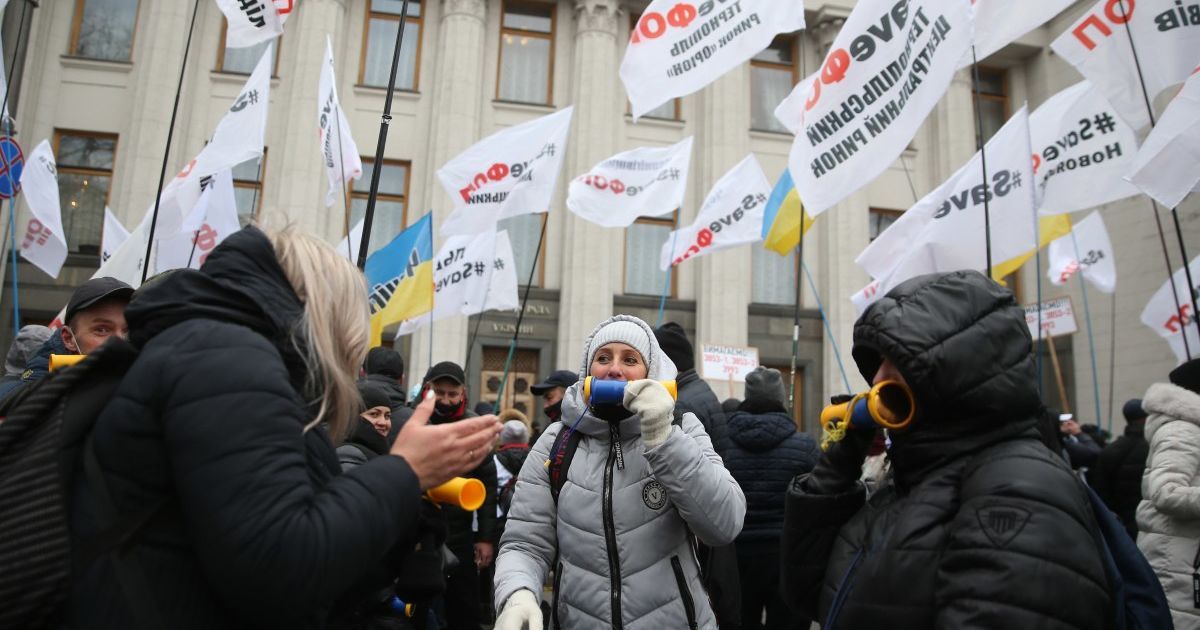 Шмыгаль назвал четыре шага для поддержки ФЛП, которые перестали работать из-за карантина выходного дня