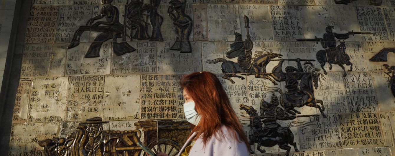 Коронавирус "празднует" первую годовщину: путь от летучей мыши к мировой пандемии
