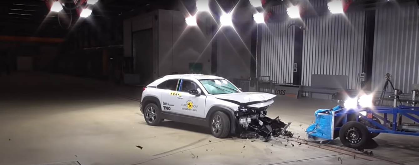 Можно брать: электрокросовер Mazda MX-30 получил высшую оценку в краш-тестах