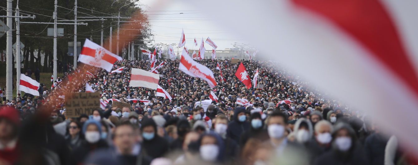 "Наступ на свободу слова": Кулеба і Ткаченко засудили утиски журналістів у Білорусі