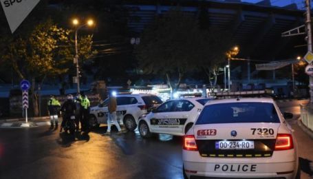 В центре Тбилиси вооруженный мужчина захватил офис МФО и взял заложников