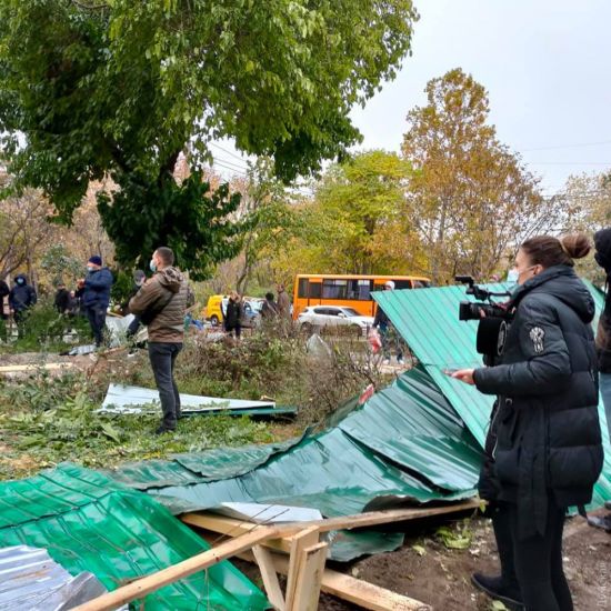 В Одессе произошла масштабная драка между активистами и частными охранниками: появилось видео