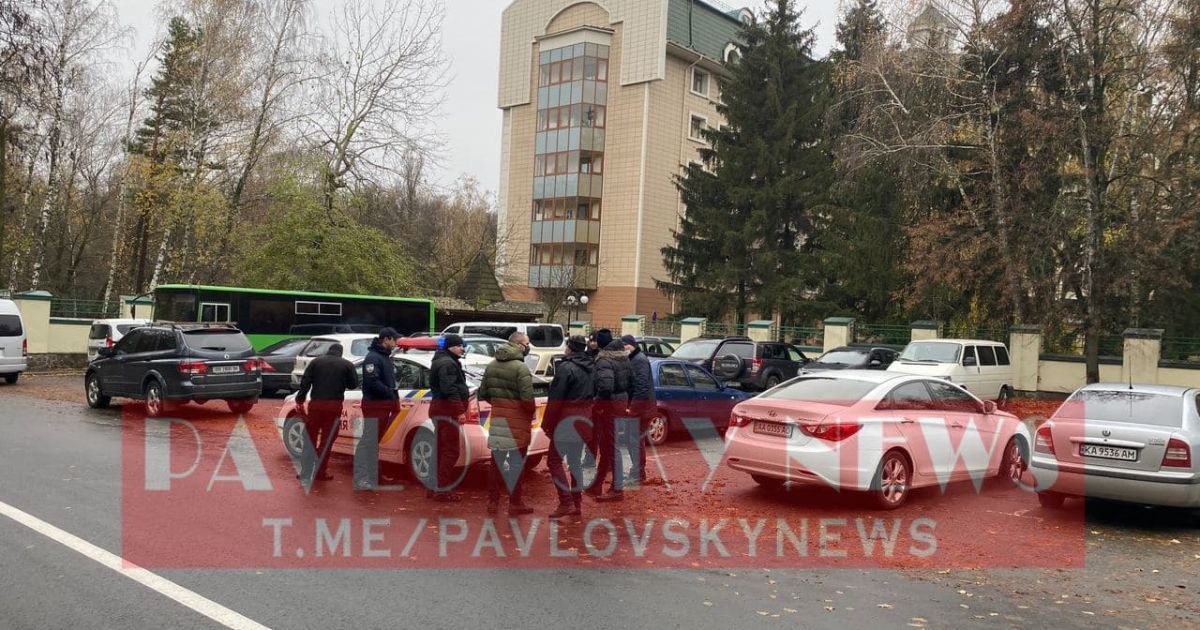 У річницю Євромайдану активісти поїхали до Зеленського у "Феофанію" і оголосили свої вимоги