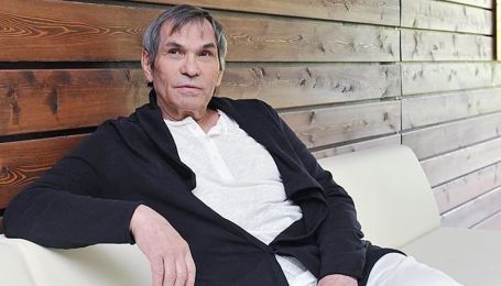 73-річний Барі Алібасов стане татом та показав відео з вагітною масажисткою