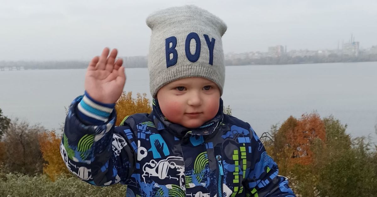 Ви можете допомогти Микиті почути цей світ