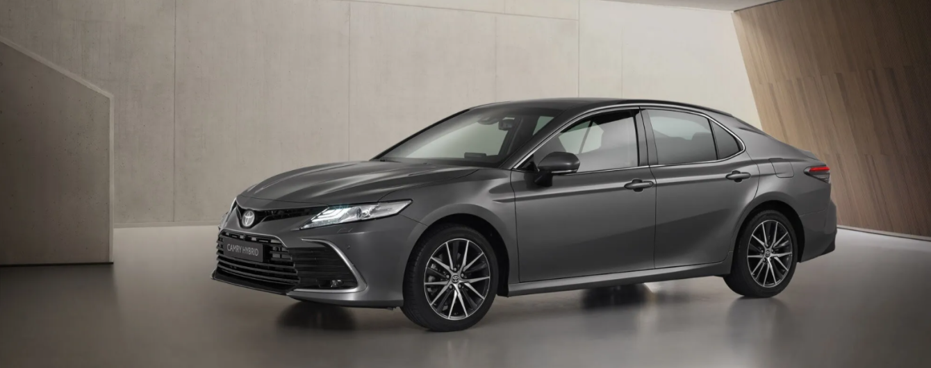 В Украине стартовал предварительный заказ обновленной Toyota Camry