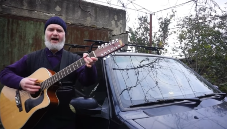 В Одеській області священник заспівав про погані дороги: відео