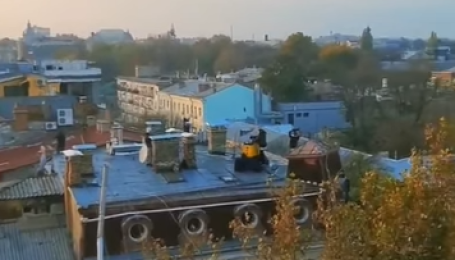 Карантин выходного дня: в Одессе прямо на крыше устраивают дискотеки