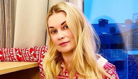 З шуруповертом та в піжамі з оленями: Лідія Таран показала, чим займається на самоізоляції