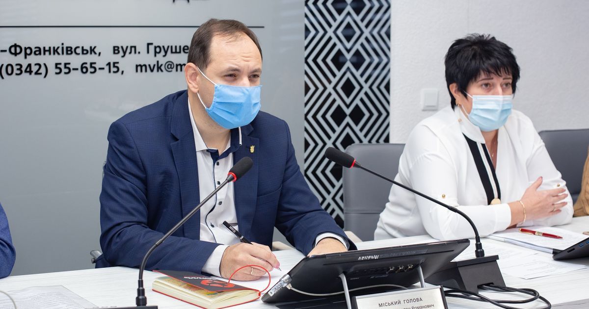 "Всплывет сам" и "поплавал и пошел домой": мэр Ивано-Франковска посмеялся над утопленником (видео)